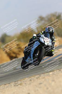 media/Jan-14-2024-SoCal Trackdays (Sun) [[2e55ec21a6]]/Turn 2 (1025am)/